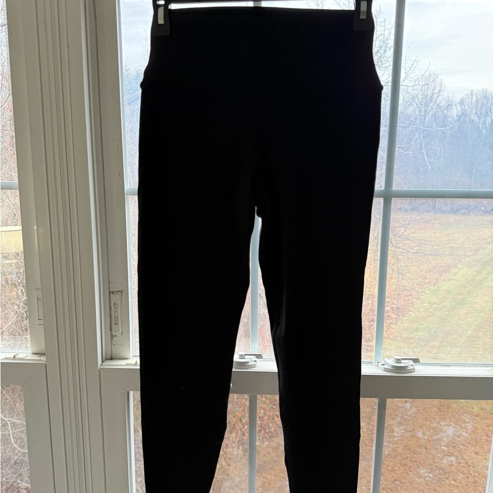 ALO Yoga black leggings